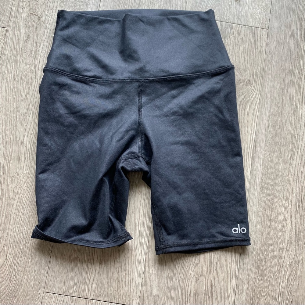 Alo yoga bike shorts